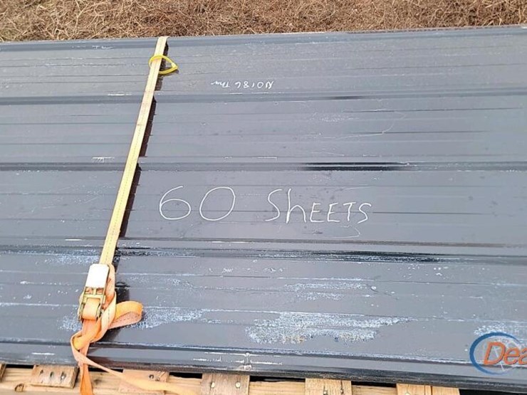 (60)-pieces-of-metal-siding-in-2-bundles-image-3