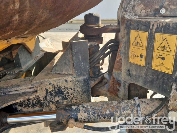 2015-jcb-6tst-image-19