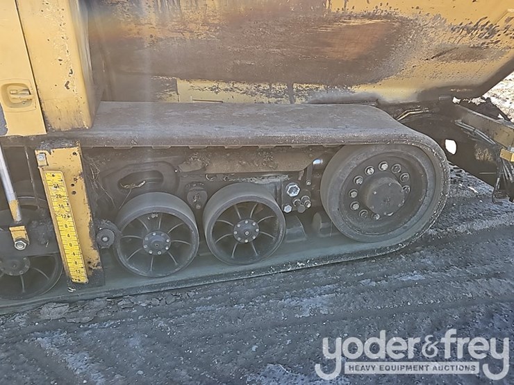 2012-caterpillar-ap-1055e-image-11