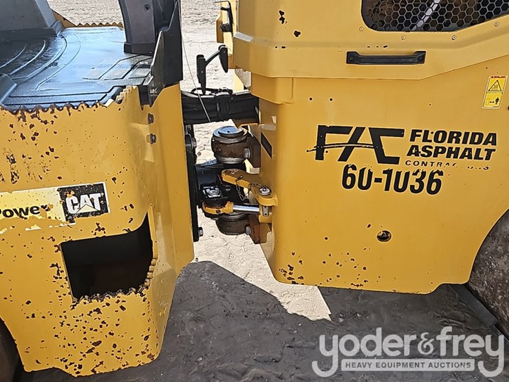 2018-caterpillar-cb34b-image-9