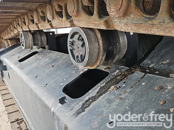 2023-caterpillar-336-image-11