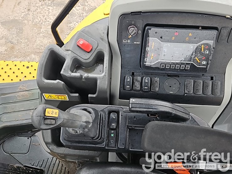 2023-caterpillar-420-xe-image-24