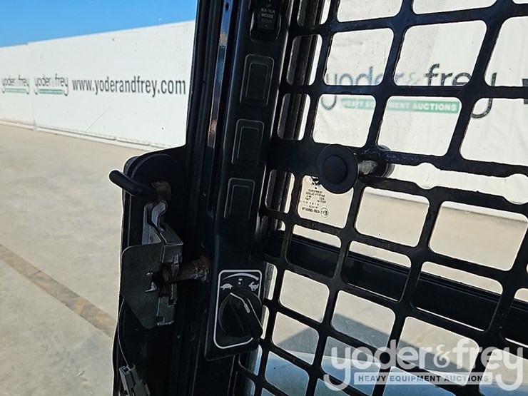 2017-bobcat-t770-image-27