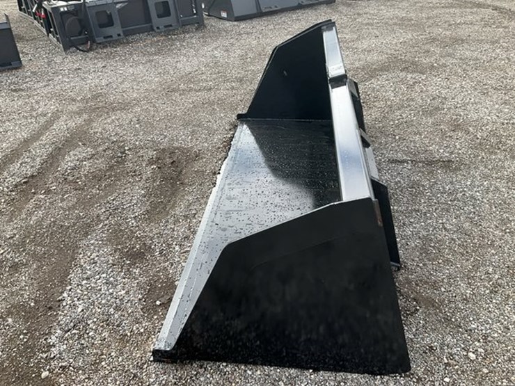 #1374-•-unused-kc-84"in.-skid-steer-snow/litter-bucket-image-2