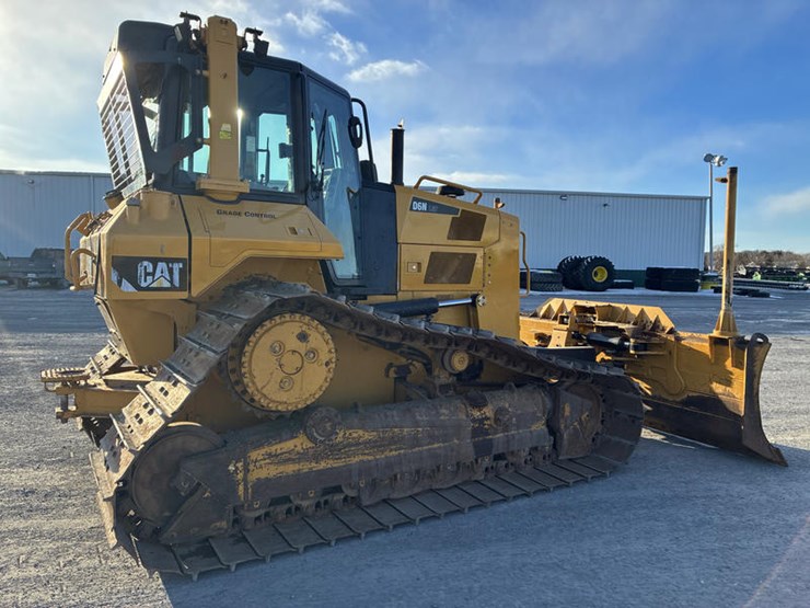 2016-caterpillar-d6n-lgp-image-7