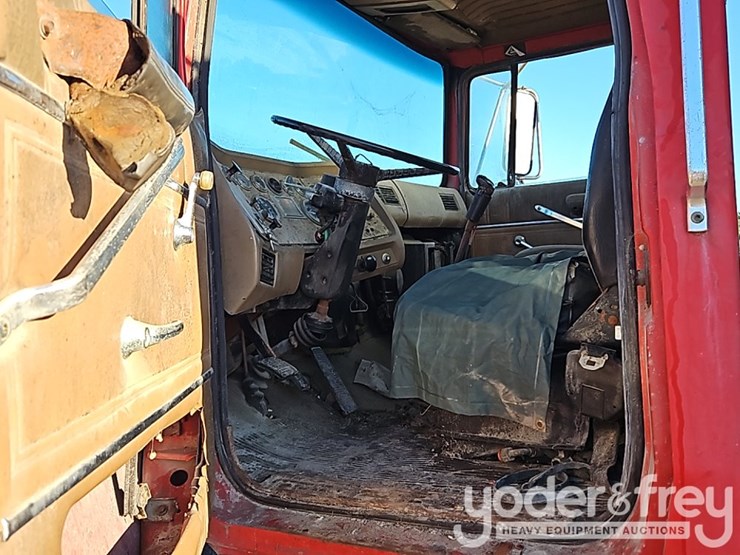 1988-ford-l8000-image-27