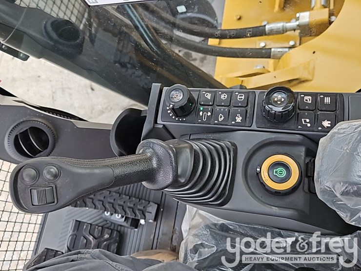 2023-caterpillar-336-image-37