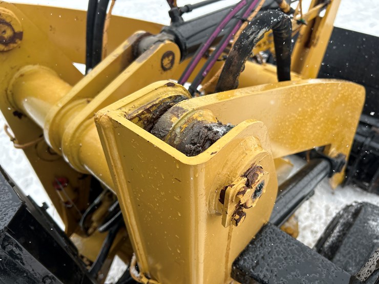 caterpillar-903d-image-23