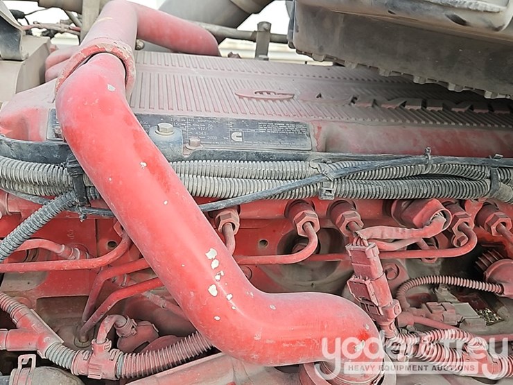 2021-peterbilt-567-image-22