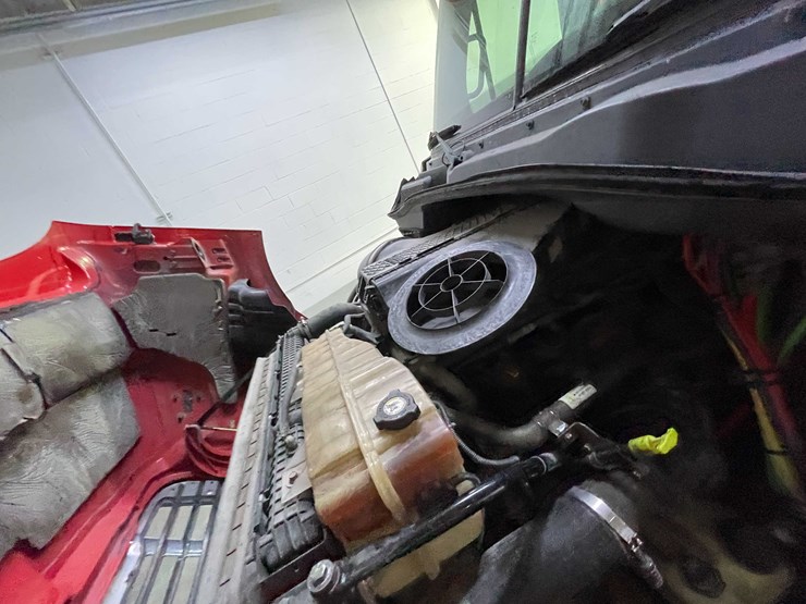 #6227-•-2018-freightliner-cascadia-day-cab-semi-truck-(title-in-delay)-image-98