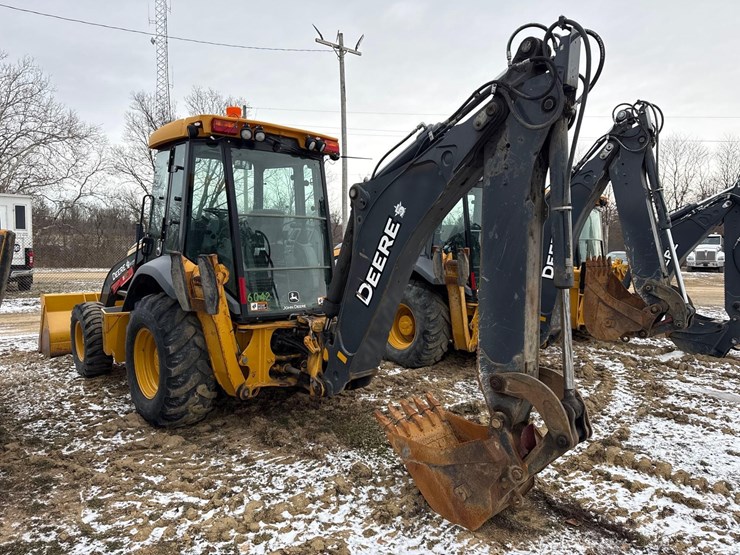 2022-john-deere-310-image-4