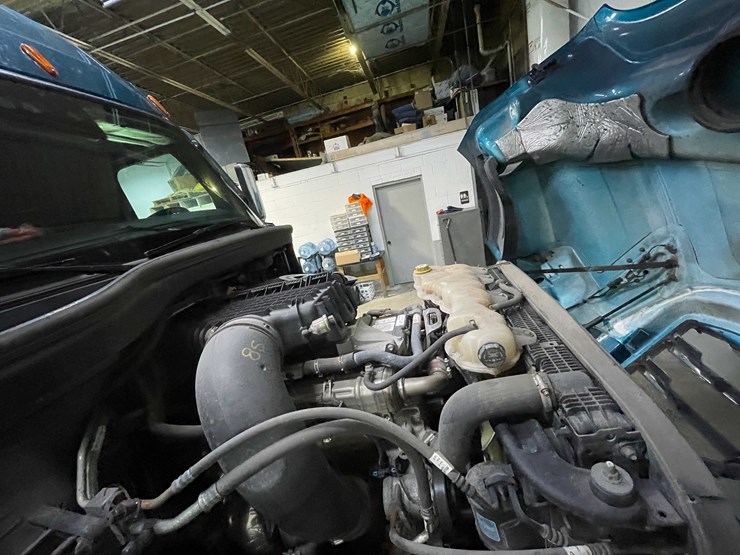 #6223-•-2022-freightliner-cascadia-semi-truck-(title-in-delay)-image-98