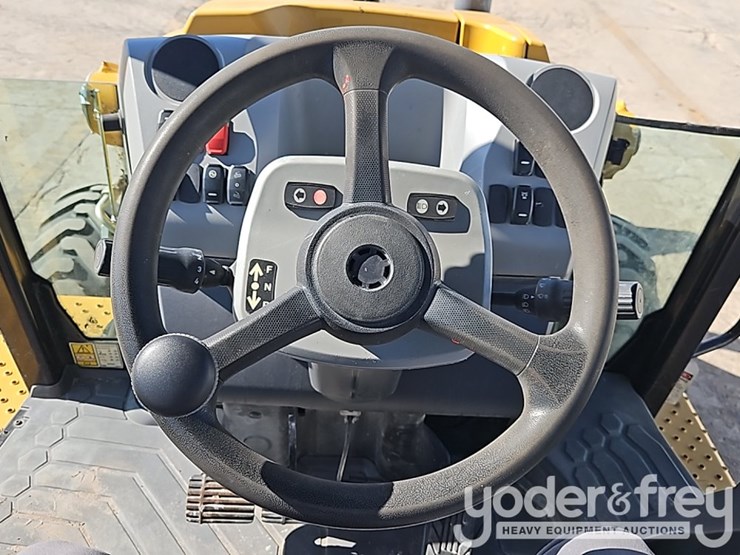 2023-caterpillar-420-xe-image-27