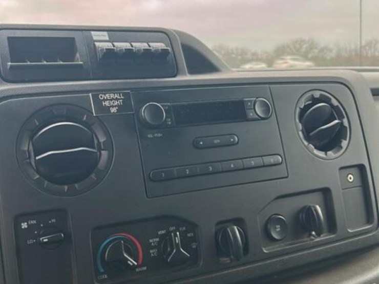 2014-ford-e350-image-11