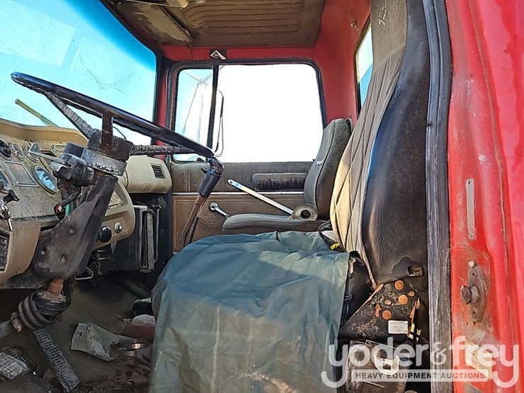 1988-ford-l8000-image-28