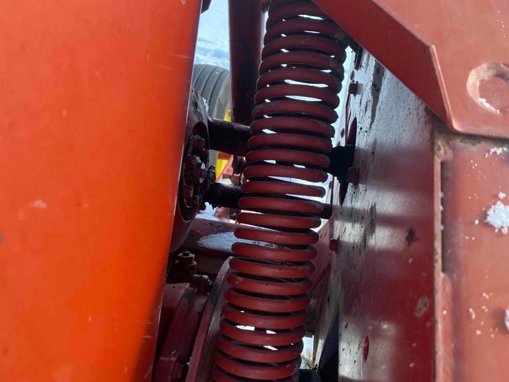 new-holland-1465-image-13