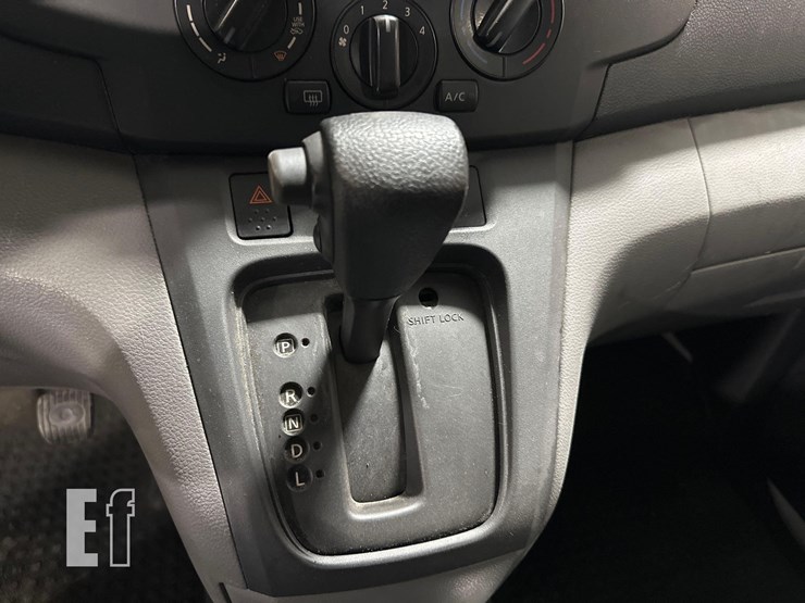 2016-nissan-nv200-image-14