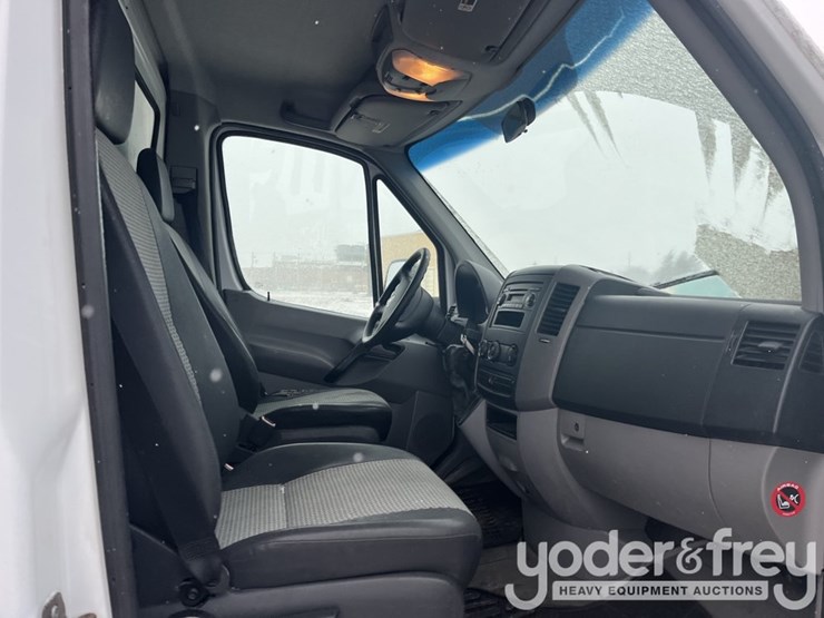 2007-dodge-sprinter-3500-image-28