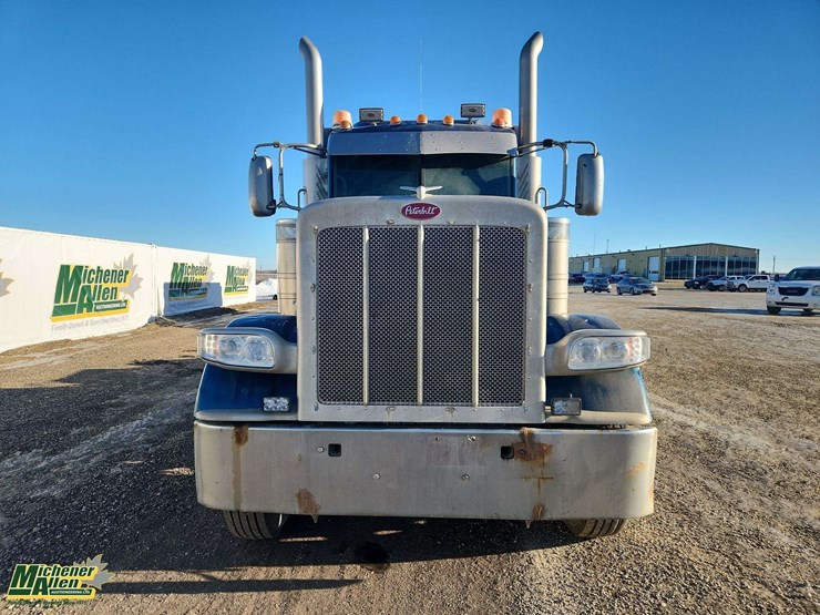 2013-peterbilt-388-image-9