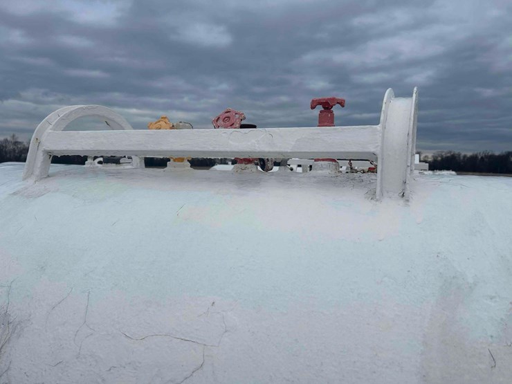 1000-gal.-nh3-tank-on-gear-#72-image-5