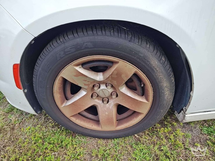 2017-dodge-charger-sedan-image-40