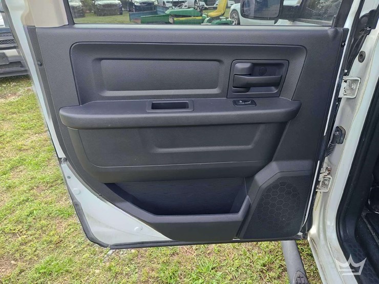 2012-dodge-ram-1500-image-28