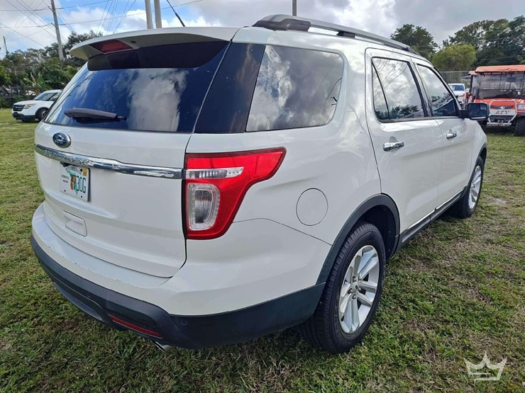 2012-ford-explorer-image-3