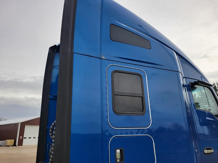 2020-kenworth-t680-image-22