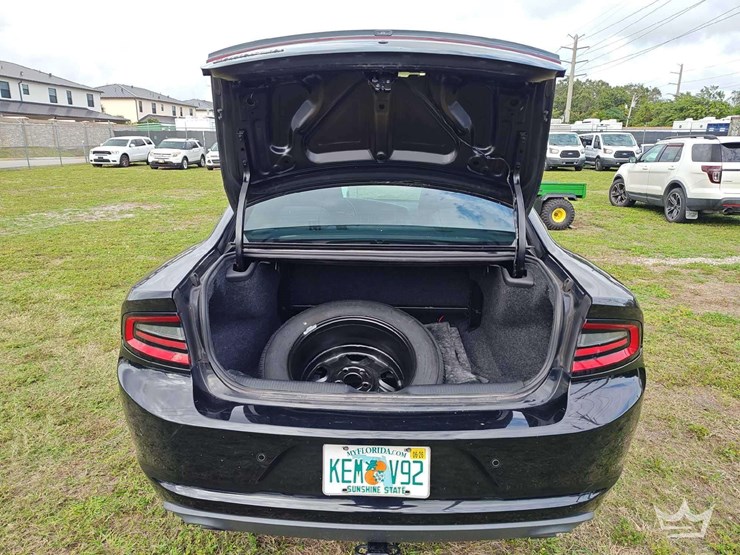 2018-dodge-charger-sedan-image-32