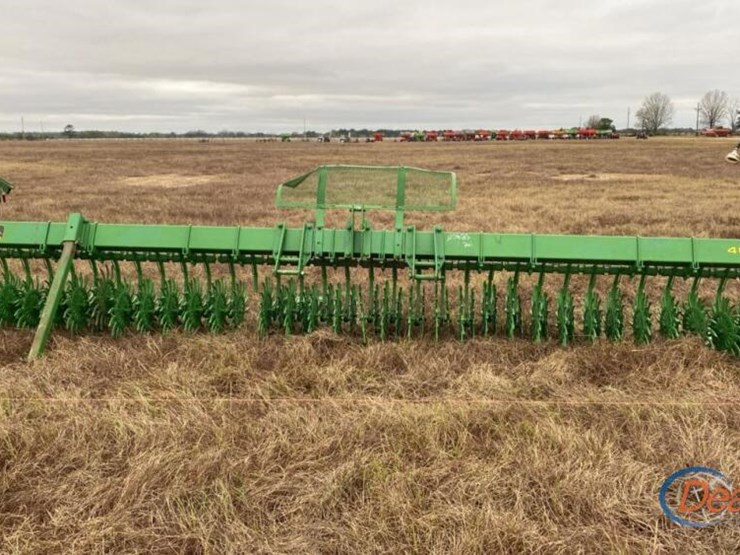 john-deere-400-image-1