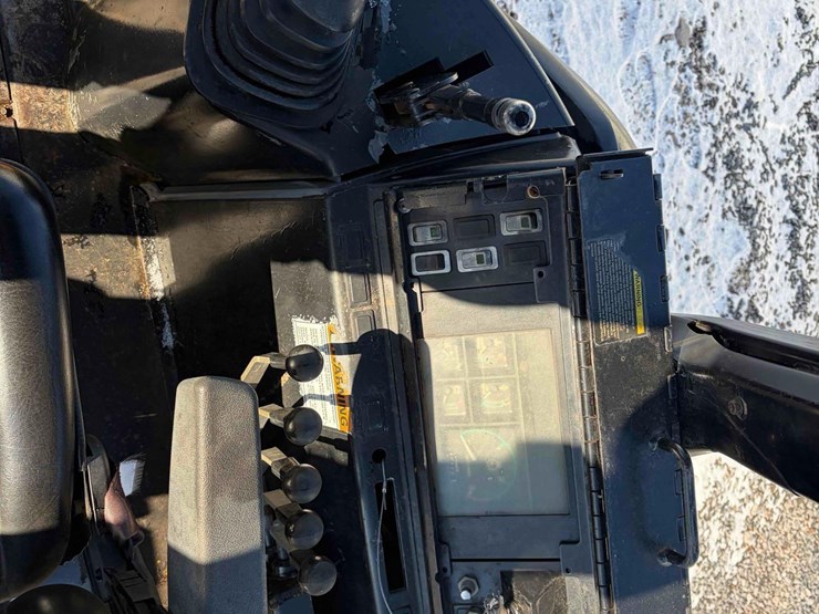 case-570l-xt-image-14