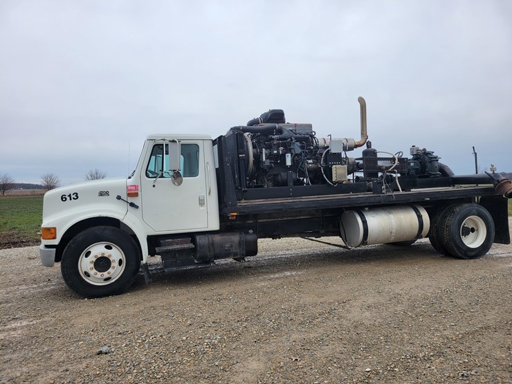 2000-case-ih-4700-image-1