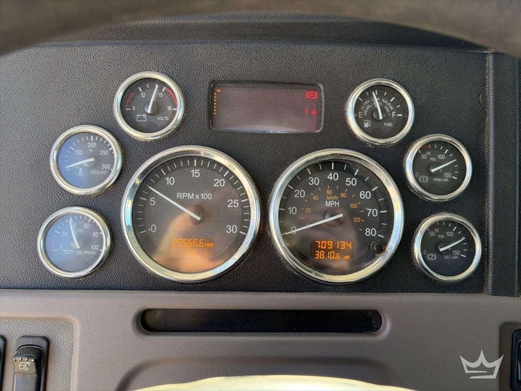 2012-peterbilt-386-image-15