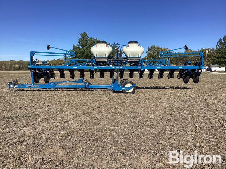 2014-kinze-3600-image-9
