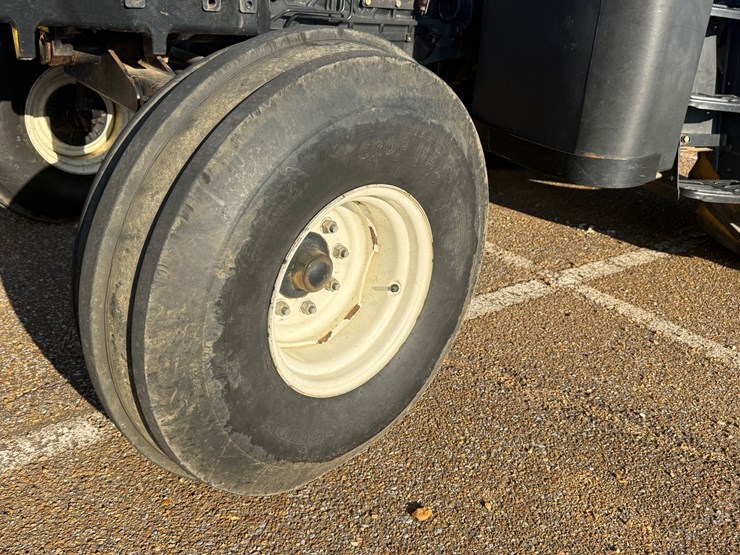 new-holland-t6070-image-15