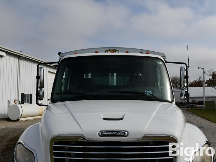 2008-freightliner-m2-106-image-10