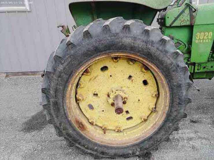 1970-john-deere-3020-image-6