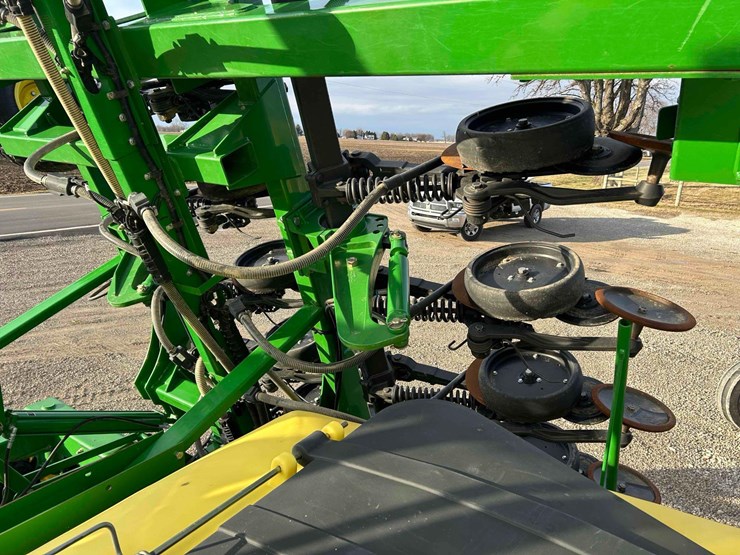 2013-john-deere-1990ccs-image-28