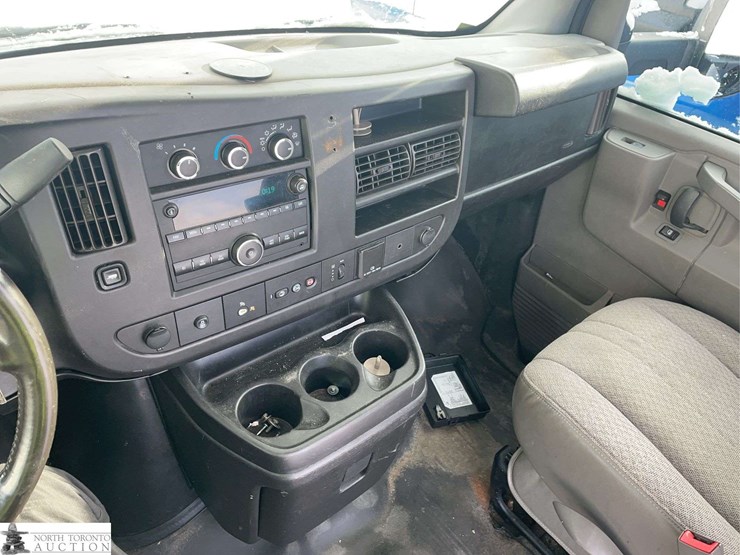 2018-chevrolet-express-dual-rear-wheel-cab-&-chassis-image-17