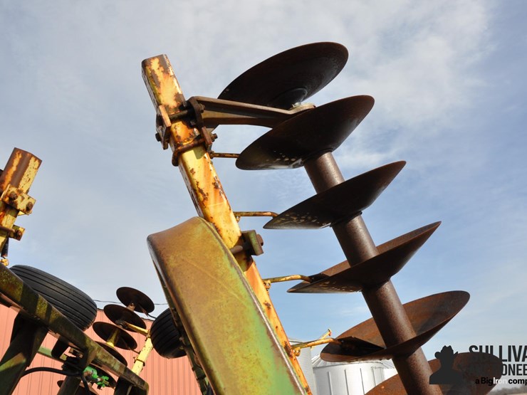 john-deere-230-image-14