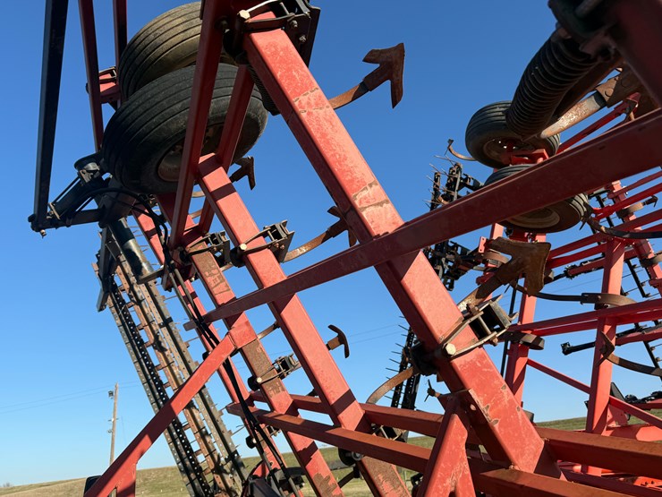 #7740-•-case-ih-tigermate-2-tm-14ft-field-cultivator-image-13