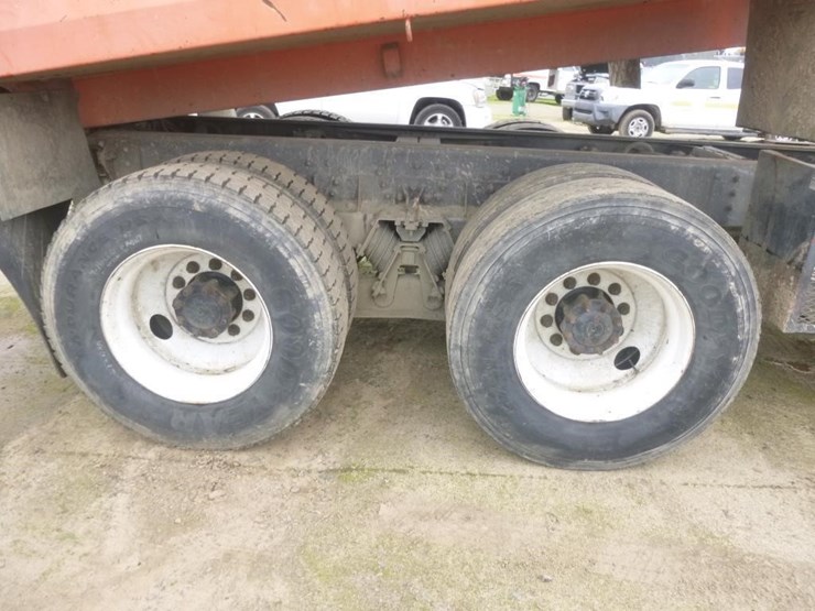 2002-international-2674-image-31