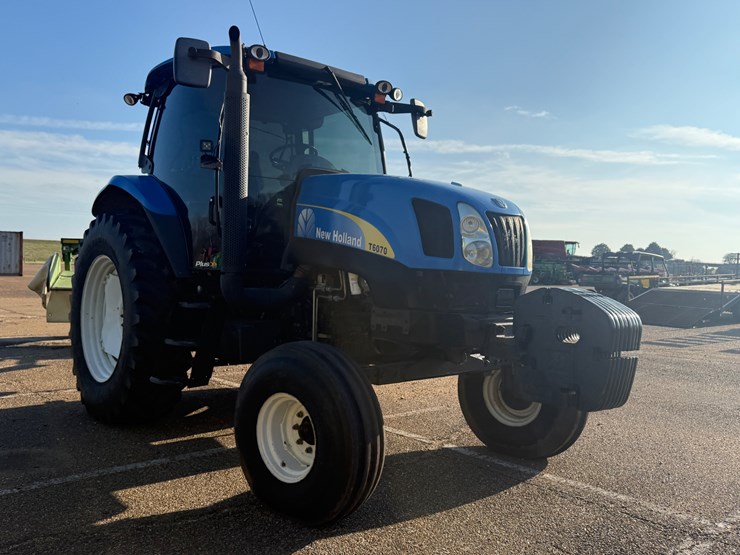 new-holland-t6070-image-2