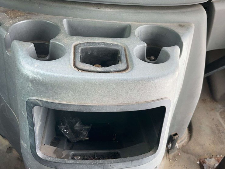 2005-ford-e-series-s/a-24-passenger-bus-image-25