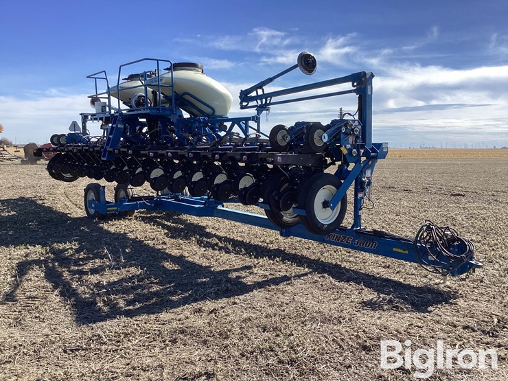 2014-kinze-3600-image-3