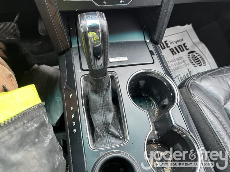 ford-explorer-xlt-image-17