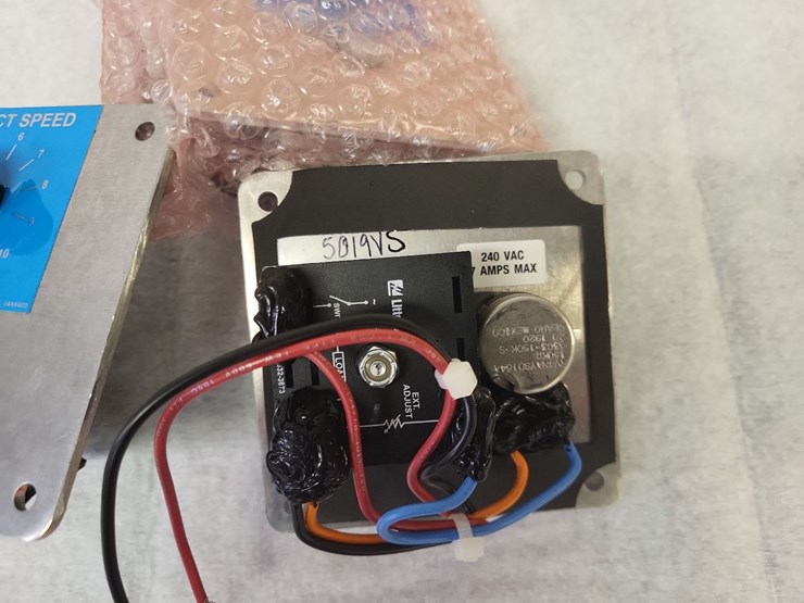 (3)-munters-7-amp-240-volt-ssc-select-speed-controllers---tag-#1212-image-4