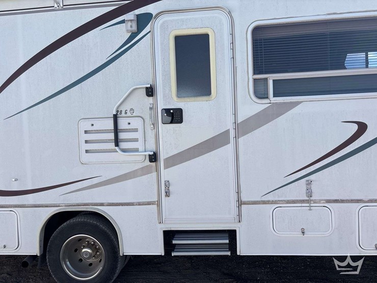 2004-ford-e450-image-36