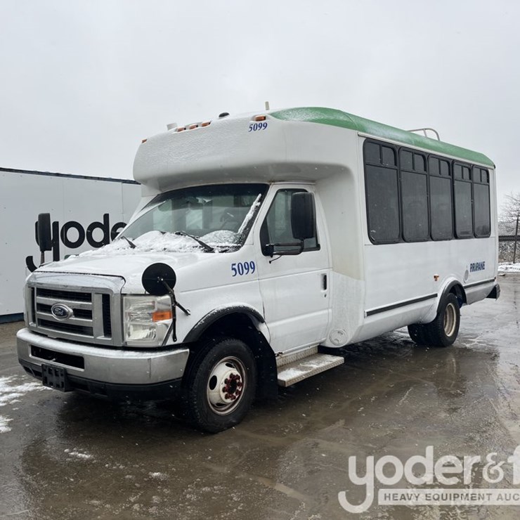 2014 FORD E450