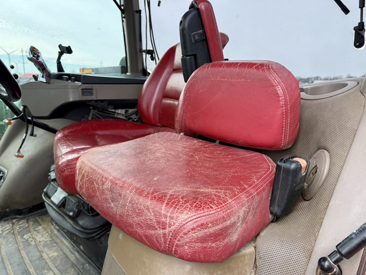 2015-case-ih-340-image-46